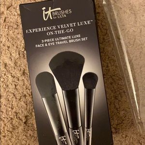 IT Brushes - THREE PIECE - NEW - box still…